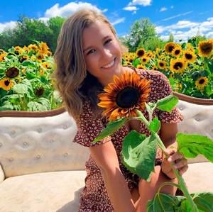 Meet your Posher, Sara